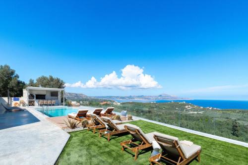 a villa with a view of the ocean at Virtus in Mare in Tsivarás