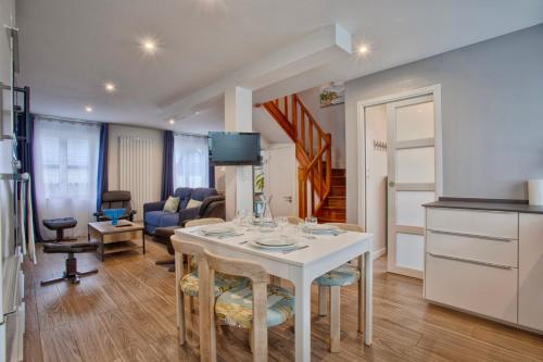 Photo de la galerie de l'établissement La Casa Bella - Calm and cosy house by the sea, à Ouistreham