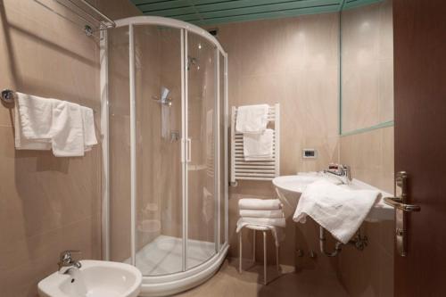 Koupelna v ubytování Alfa Fiera Hotel