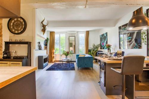 Χώρος καθιστικού στο Appartement avec vue sur le château