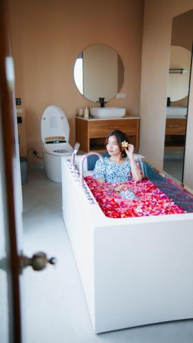 Katil atau katil-katil dalam bilik di Lemon Tree Hotel Bali