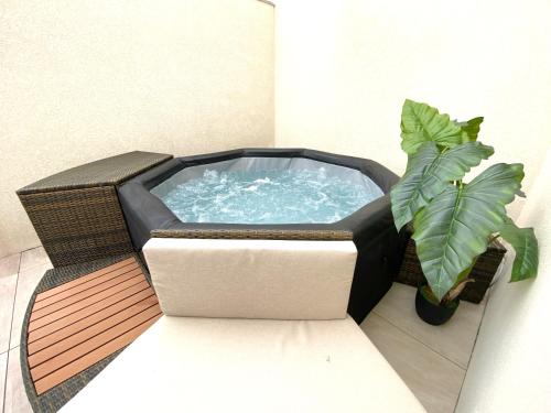 セント・ポールズ・ベイにあるMIA Black Luxury Suite - with Private Pool Spaのギャラリーの写真