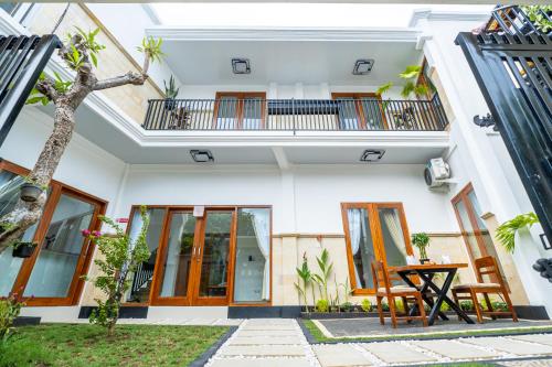 Balkoni atau teres di Lemon Tree Hotel Bali