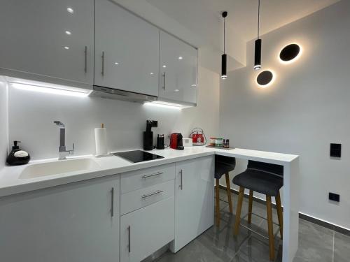 Monastiraki 512 SuperHost Hub