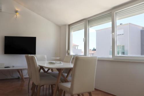 Pepi Apartments 4