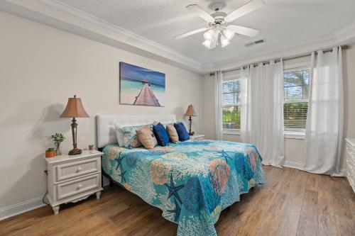 Ένα ή περισσότερα κρεβάτια σε δωμάτιο στο Barefoot Resort - The Havens 715 - Windy Hill Section