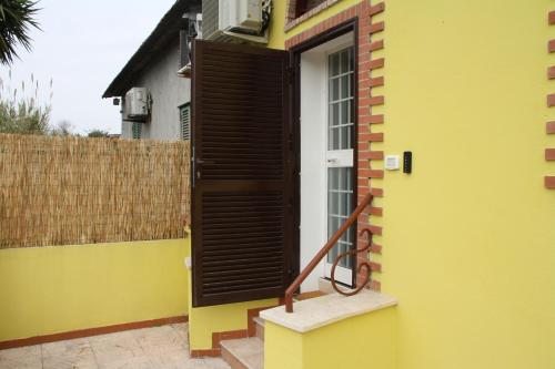 Sunflower's home