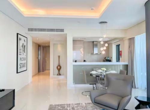 Luxury 2 Bedroom Apartment in Downtown