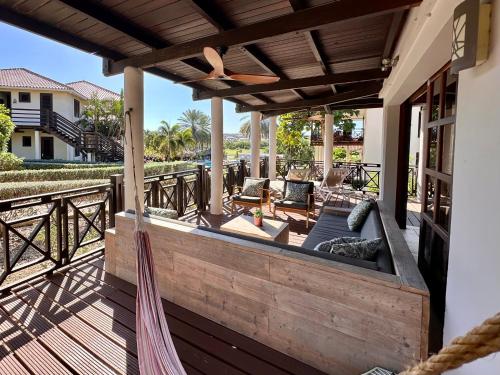 Μπαλκόνι ή βεράντα στο Blue Bay Beach Villas & Apartments