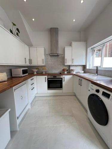 Liverpool Coco House - 3 Bedrooms photo 13