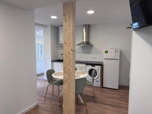 Η κουζίνα ή μικρή κουζίνα στο new very centric apartment