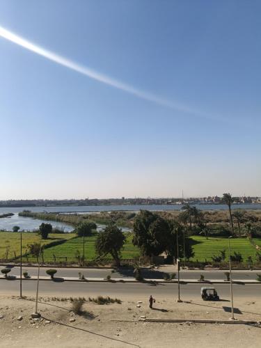 شقة كاملة علي النيل لايجار