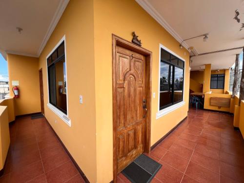Gallery image of Hostal Casa Cascada in Puerto Ayora