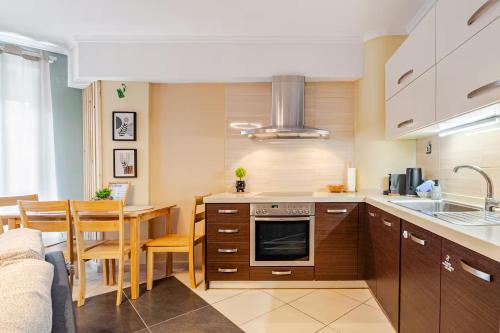 Fab Maisonette 100m2 - Private courtyard -Old City Acropole by JK