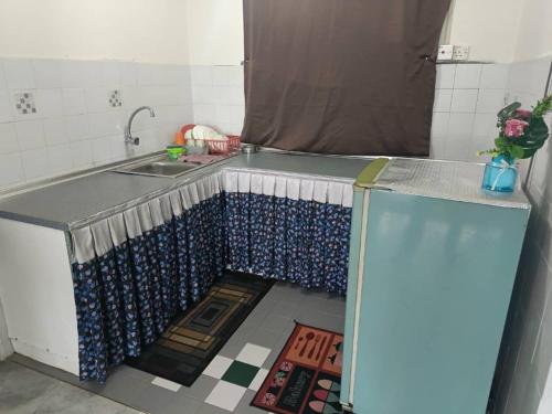 Η κουζίνα ή μικρή κουζίνα στο APARTMENT BAJET MARINA.