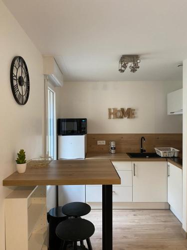 Photo de la galerie de l'établissement Typical Caen apartment, à Caen