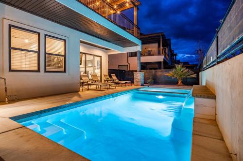 a swimming pool in the backyard of a house at Ocotillo Springs Resort 45 l Brand New Property, Private Pool, Hot Tub, & Community Pool in Santa Clara