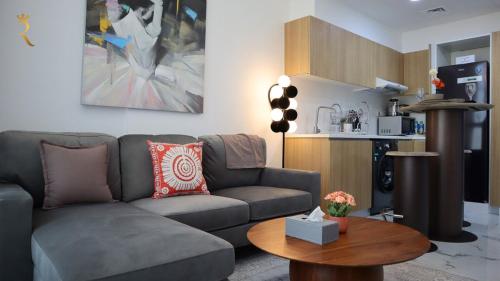 Terminal 1BR Retreat - Modern Comfort & Chic Stay