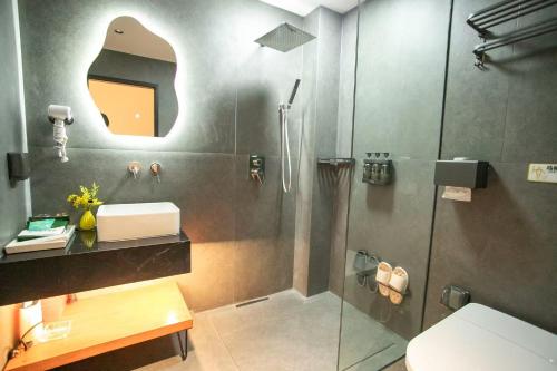 四时了了民宿 tesisinde bir banyo