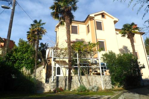 Apartments with a parking space Opatija - 24005