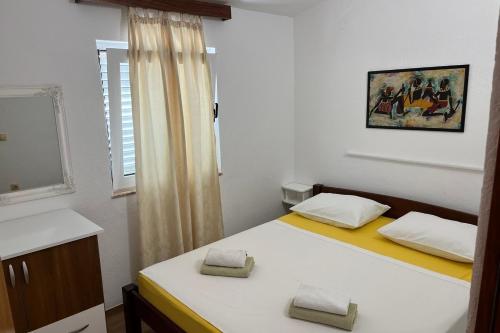 Seaside secluded apartments Kanica, Rogoznica - 24043