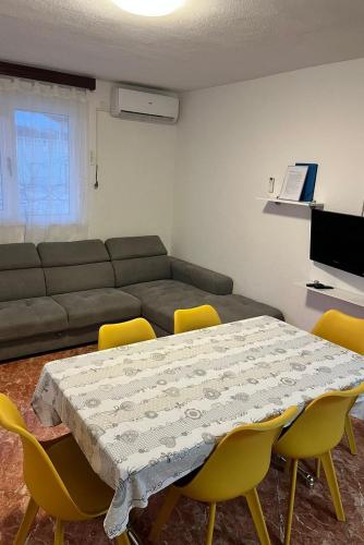 Seaside secluded apartments Kanica, Rogoznica - 24043