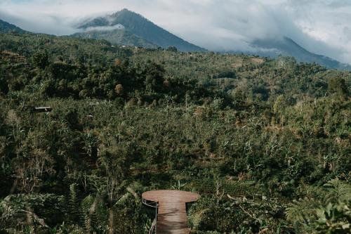 Foto dalla galleria di Alam Munduk Glamping a Munduk