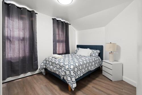Ein Bett oder Betten in einem Zimmer der Unterkunft Meadowbrook Rd