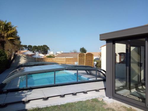 Maison 3 chambres avec piscine privée et jardin clos - FR-1-197-617