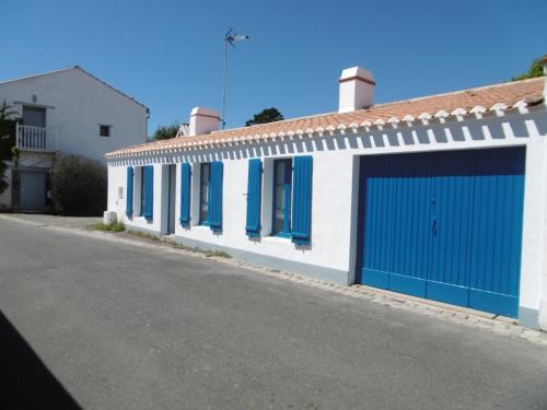 Photo de la galerie de l'établissement Maison de charme au Bourg de Noirmoutier avec jardin pour 4 pers - FR-1-823-9, à Noirmoutier-en-l'lle