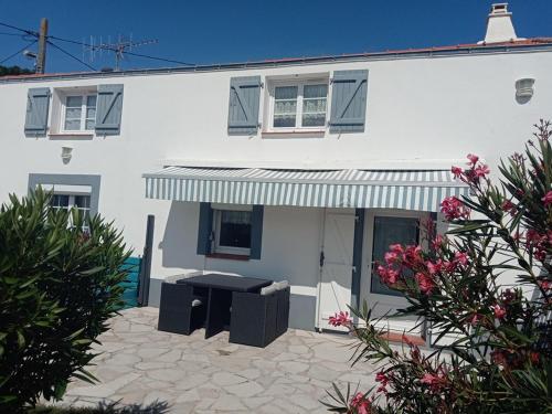 Maison 5 personnes à Barbâtre, proche plage, animaux admis - FR-1-823-3