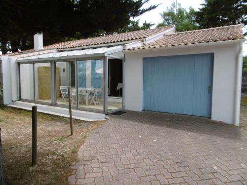 Photo de la galerie de l'établissement Charmante maisonnette proche plage à Noirmoutier, 4 pers - FR-1-823-18, à La Guérinière