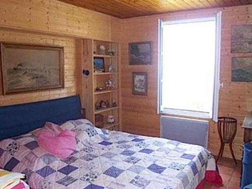 Giường trong phòng chung tại Maison Noirmoutier 6 Pers, Bord de Mer - FR-1-823-21