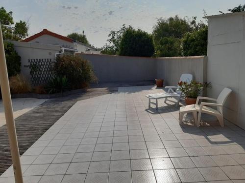 Photo de la galerie de l'établissement Maison Ile de Noirmoutier pour 6 pers, proche plage et jardin clos - FR-1-823-42, à Barbâtre