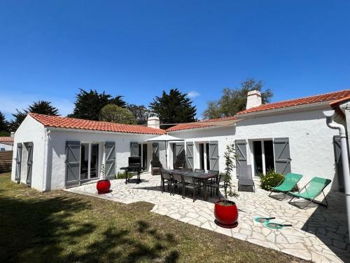 Maison spacieuse à Barbâtre, proche plage, pour 8 personnes - FR-1-823-40