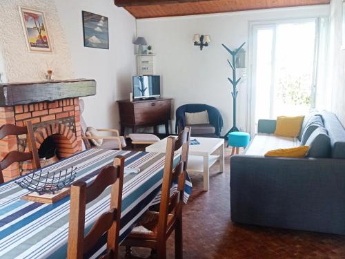 Photo de la galerie de l'établissement Maison mitoyenne Noirmoutier, calme, terrasse, 4 pers - FR-1-823-80, à Noirmoutier-en-l'lle