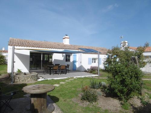 Maison Confortable Barbâtre 4/6 Pers - Proche Plage et Commerces - WiFi Gratuit - FR-1-823-91