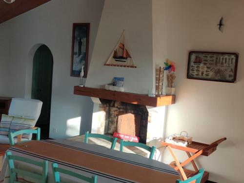 Photo de la galerie de l'établissement Maison à Noirmoutier - Proche Plage - 4 personnes - FR-1-823-101, à Noirmoutier-en-l'lle