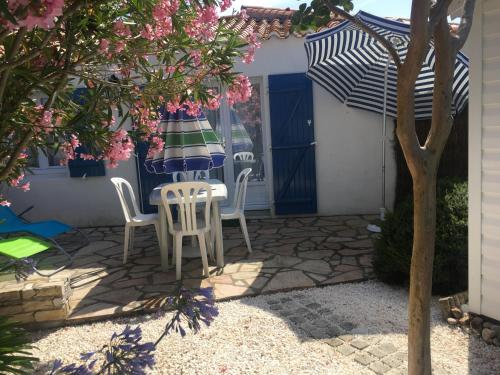 Maisonnette cosy à Barbâtre, proche plage pour 2/4 personnes - FR-1-823-127