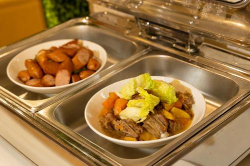 Jídlo v hotelu nebo okolí