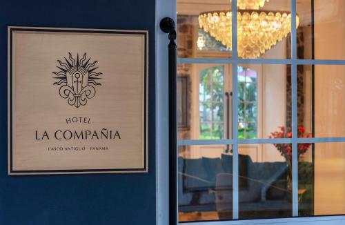 Certificado, premio, señal o documento que está expuesto en Hotel La Compañía Casco Antiguo