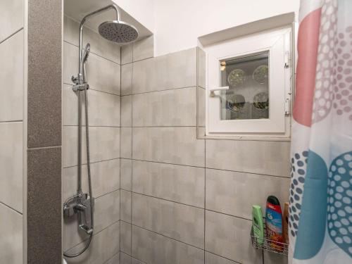 Apartment Lolo - Two Bedroom Apartment with Loggia and Street View