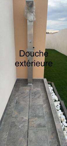 Villa neuve sans vis à vis avec piscine privée