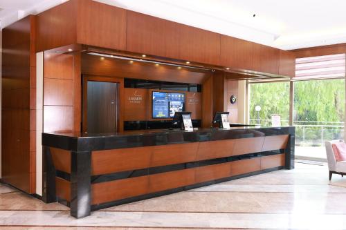 Ο χώρος του λόμπι ή της ρεσεψιόν στο Anemon Kent Ege Otel