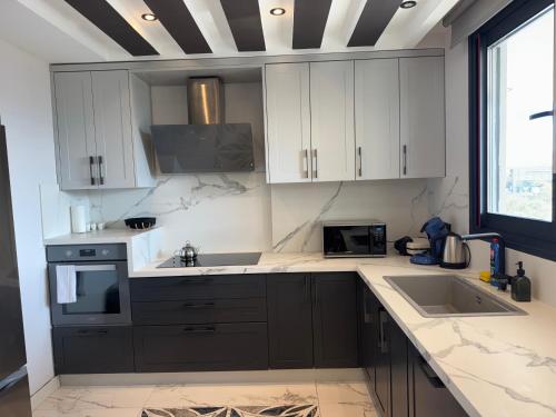 Fotografie z fotogalerie ubytování Isıtmalı Havuzlu Lüks Villa v destinaci Kusadası