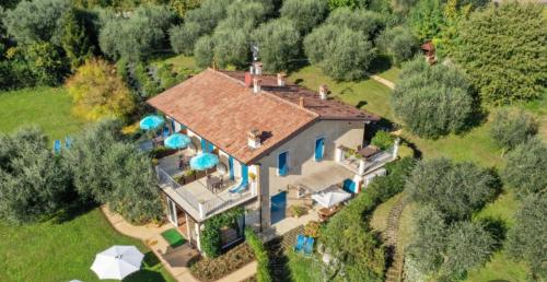 Taman di luar AGRITURISMO IL CARDO