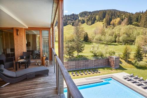 Πισίνα στο ή κοντά στο Kempinski Hotel Das Tirol