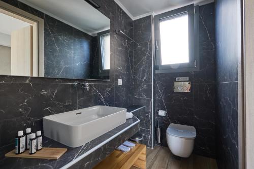 Ένα μπάνιο στο Ocean Private Villas - Pefkochori Halkidiki