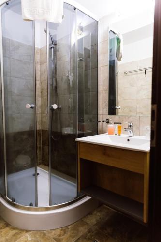 Hotel Relax Sovataにあるバスルーム