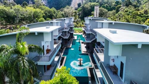 Bazén v ubytování Arawan Beach Resort Krabi nebo v jeho okolí